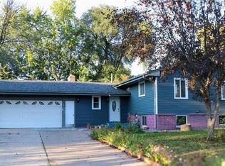 405 Brooks Ave W, Roseville, MN 55113