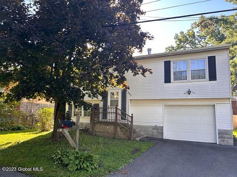 2nd image of 222 Hillcrest Ave Avenue