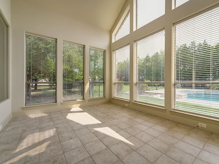 30 Kingsbury Trl — Photo 36