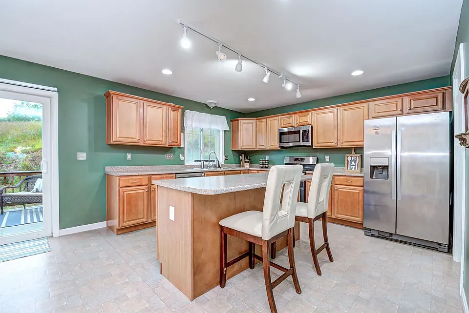 2 bed, 2.5 bath, 2318 sqft, $3,450 — Photo 3