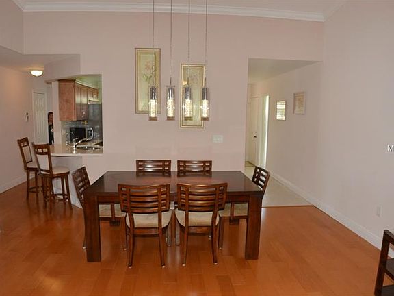 5th image of 400 Carriage House Ln APT 204
