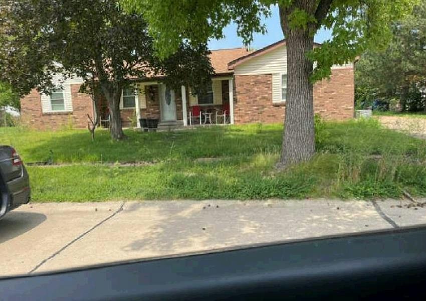 1st image of 769 Waterfall Dr