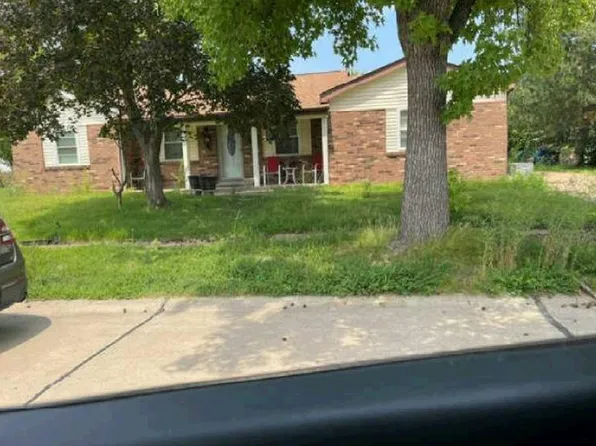 769 Waterfall Dr, Florissant, MO 63034