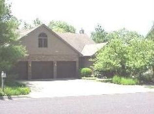 6015 N Teal Wood Cir, Peoria, IL 61615