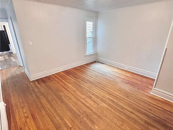 4th image of 1049 W Tilghman St Unit 1
