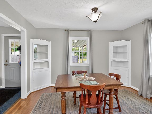 4th image of 3306 Union Mill Rd
