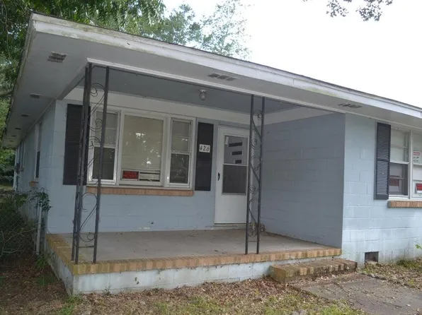 426 Albert St, Bishopville, SC 29010