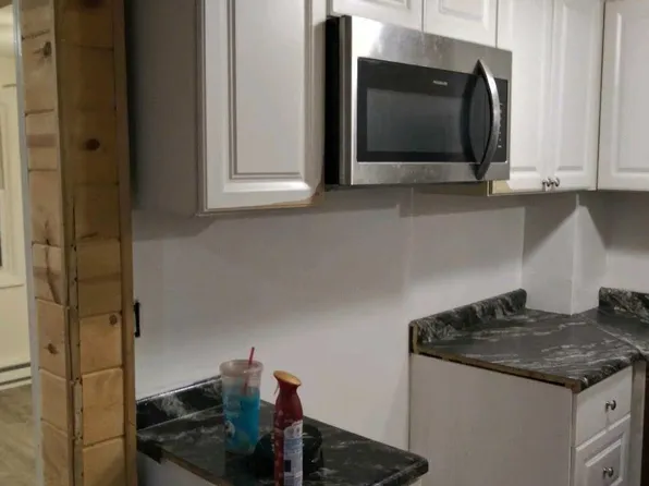 927 Chestnut St #2, Pt Huron, MI 48060