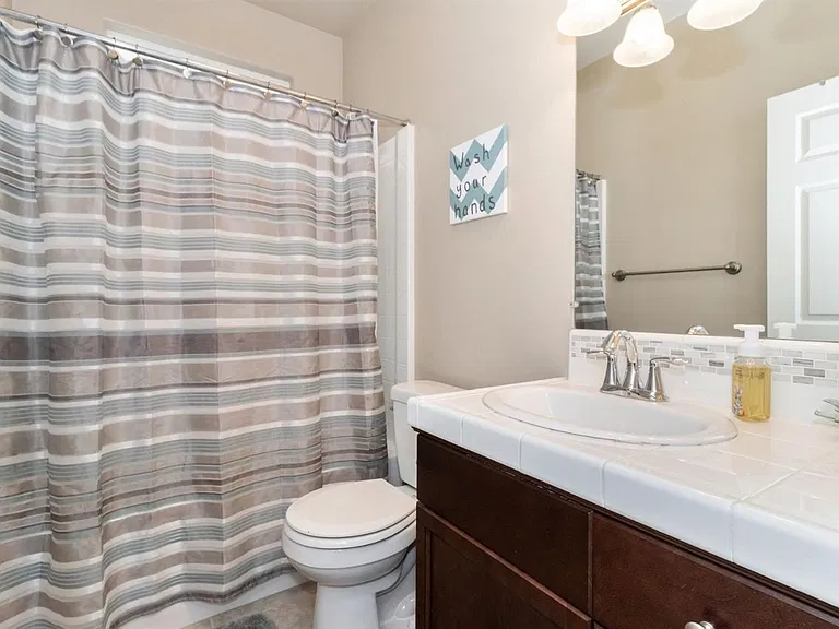 837 Maine Ave — Photo 16