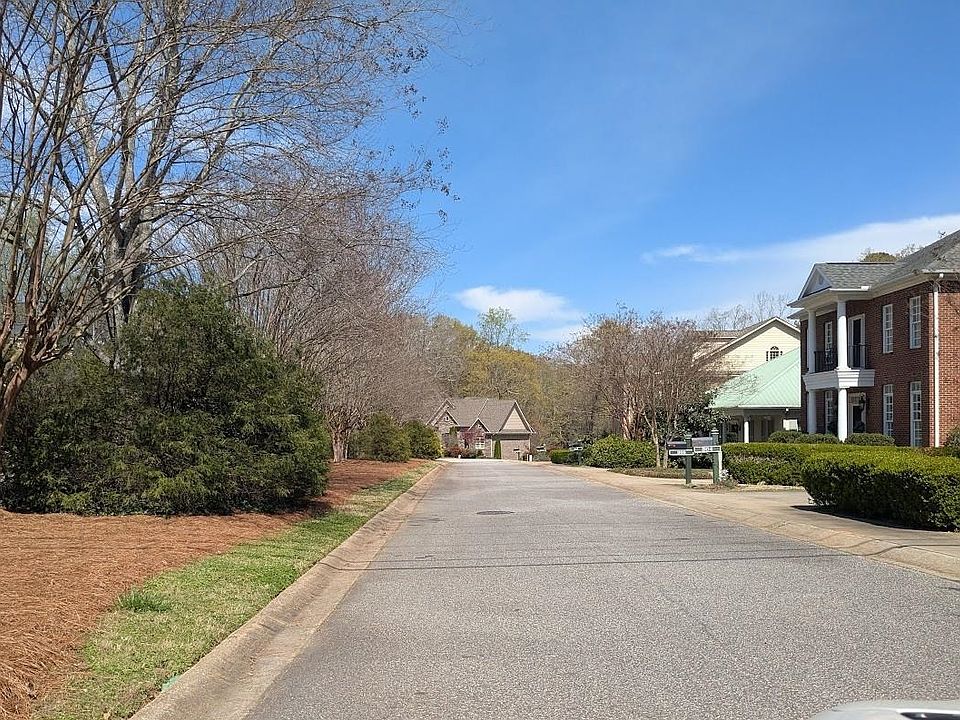 2nd image of 320 Club Terrace Dr