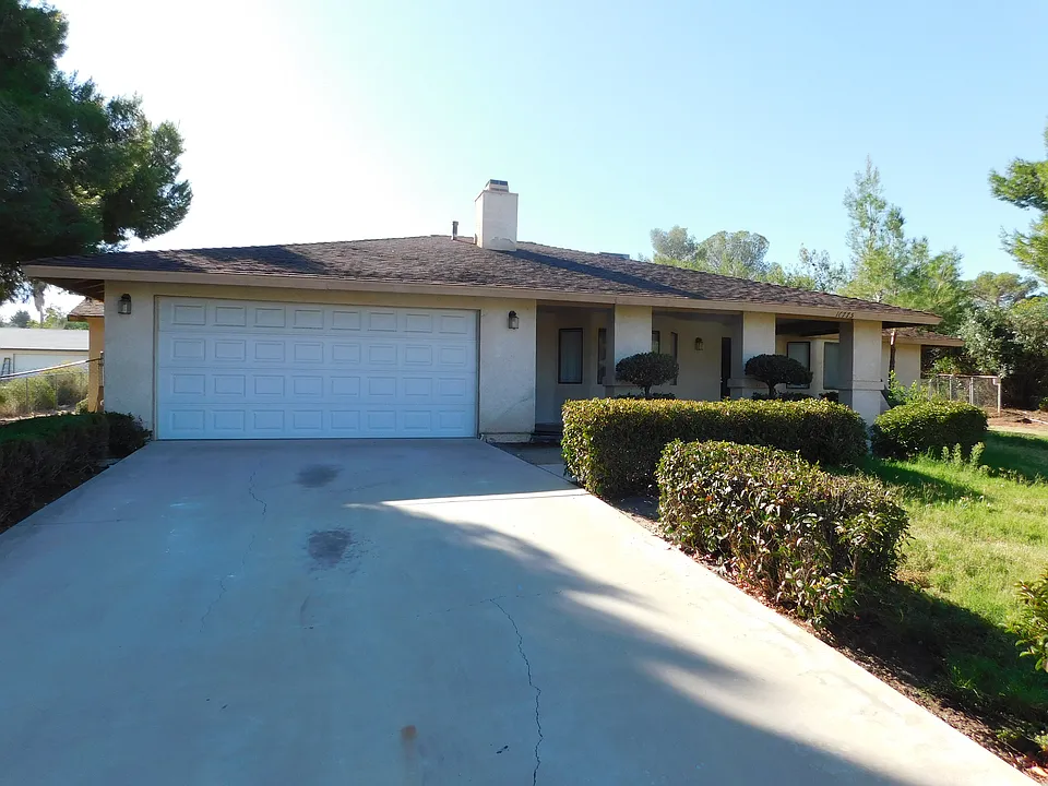 16775 Lambert Ln