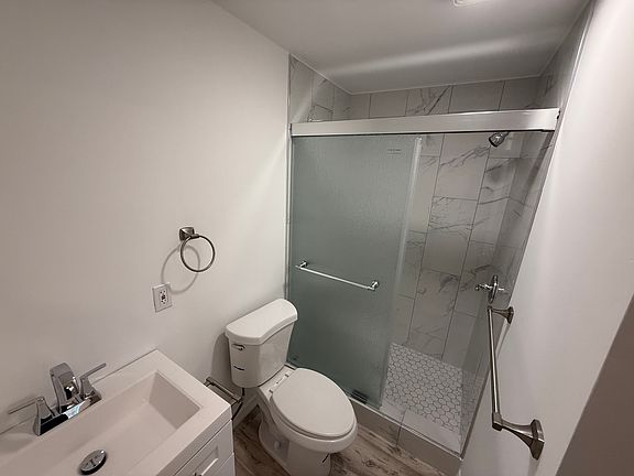 4th image of 2218 Eden Pkwy #3