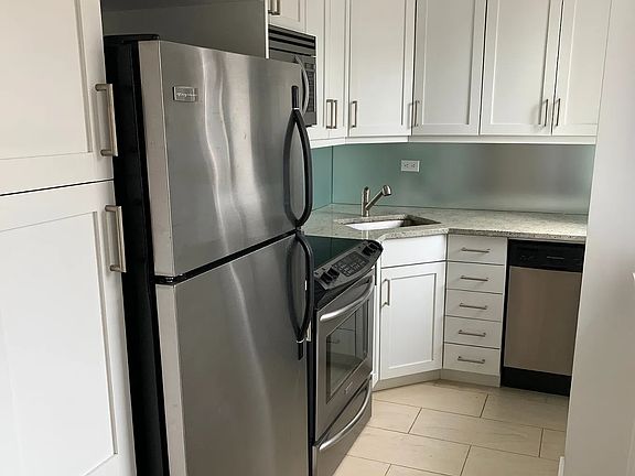 3rd image of 210 W 70th St APT 1602
