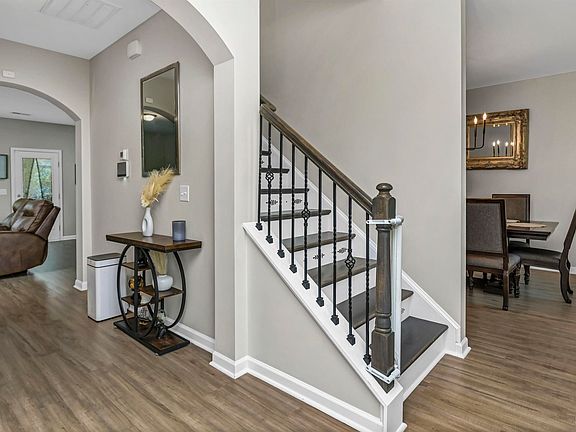 5th image of 608 Frow Dr
