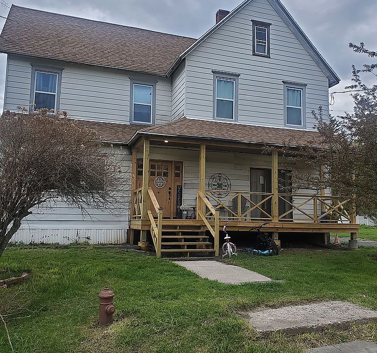 1st image of 466 Main St