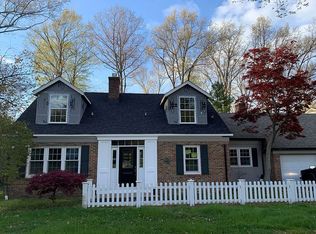 28902 Wolf Rd, Bay Village, OH 44140