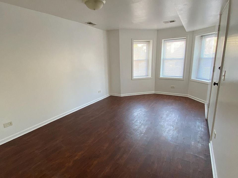 1st image of 3063 N Elbridge Ave