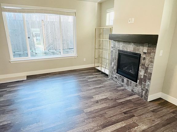 5th image of 14911 16th Ave W