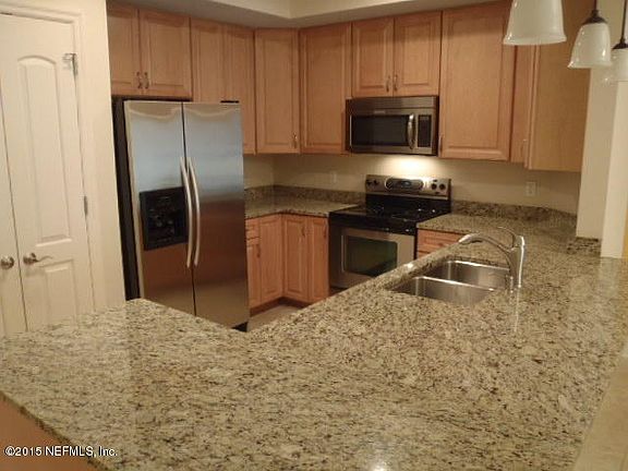 4th image of 525 N 3rd St #411