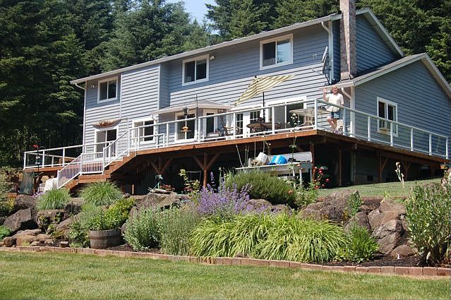 SE View, upper backyard