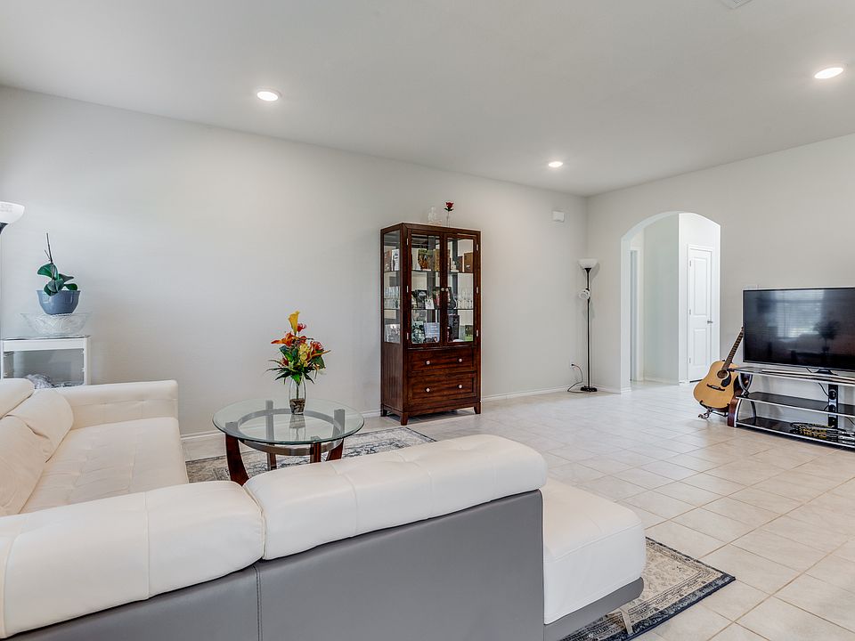 1st image of 603 Meadow Wood Ln