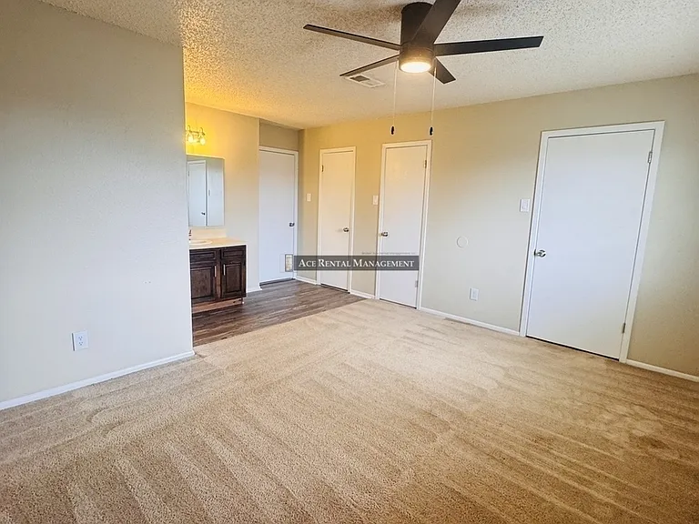 6824 Camden Ln #8 — Photo 11