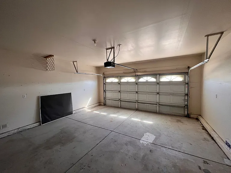 1073 Pepper Ln — Photo 21