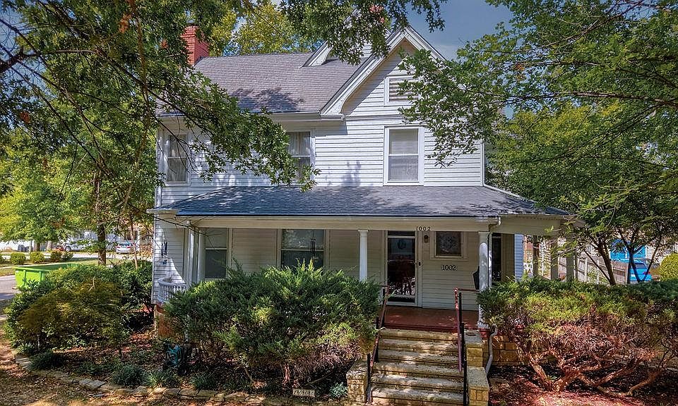 1st image of 1002 E 9th Ave