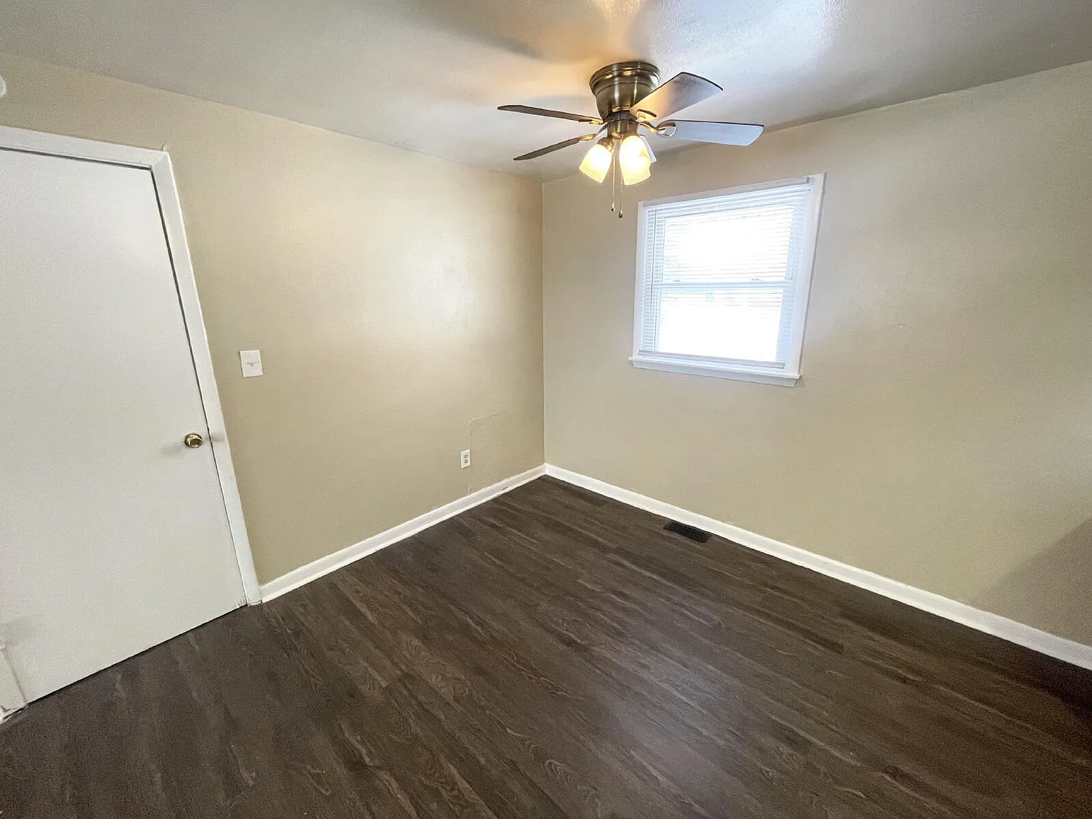 5 bed, 2.0 bath, $1,195 — Photo 4