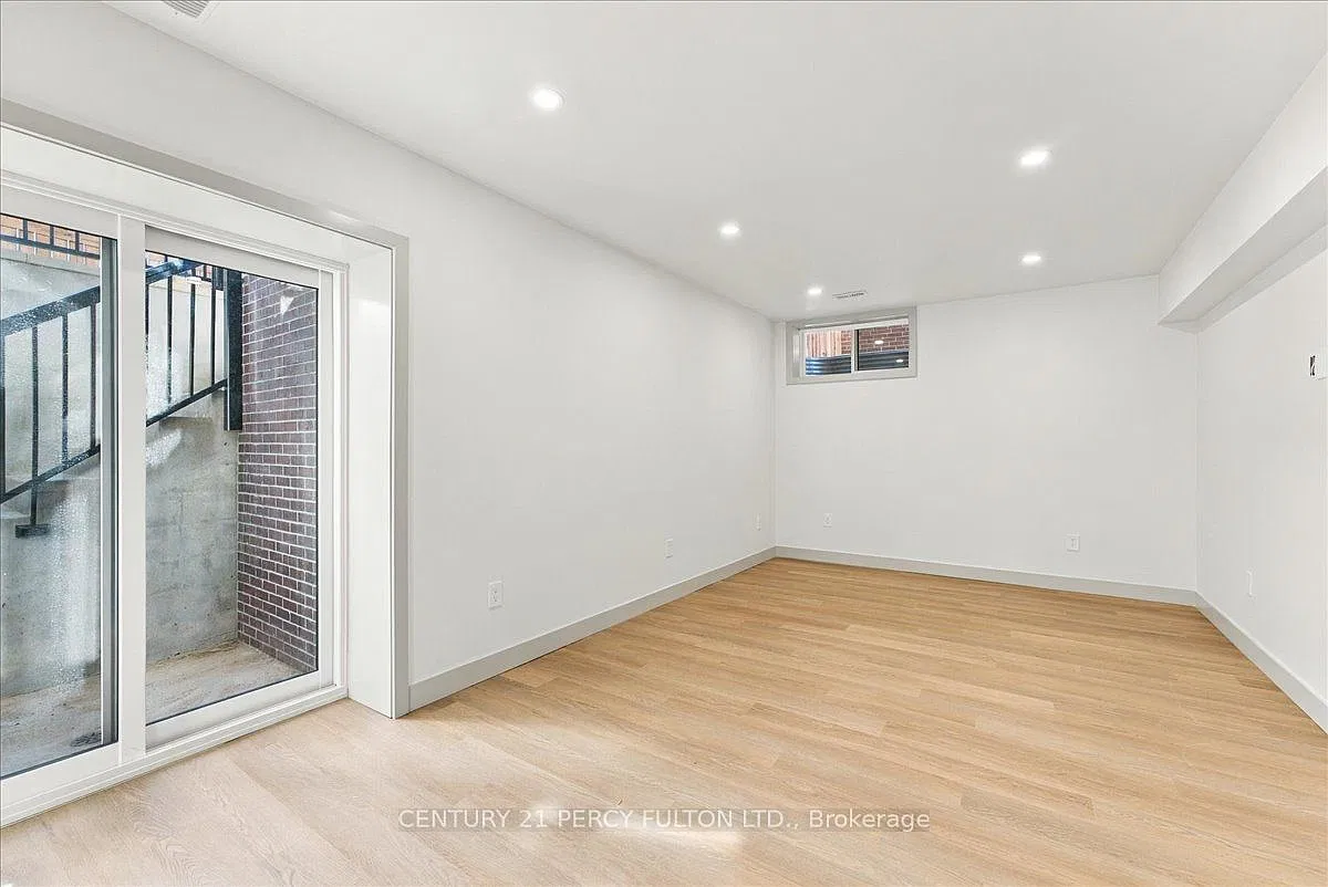 2 bed, $2,350 — Photo 4