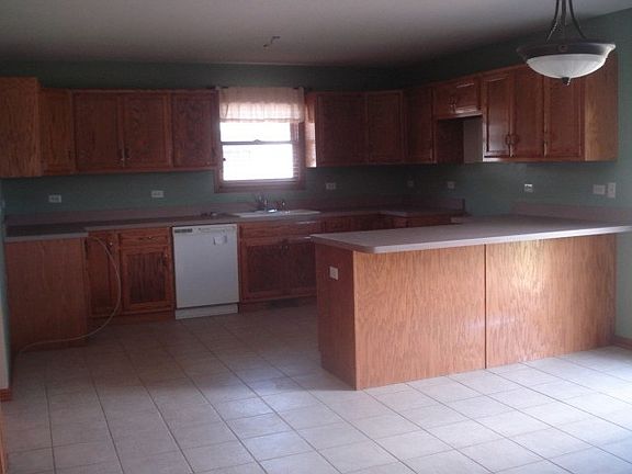 5th image of 1358 W Cap Cir