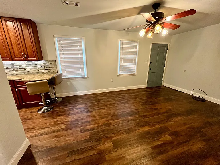 2735 Hawthorne Rd — Photo 9