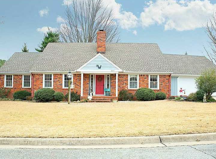 1st image of 1216 Countrywood Cir