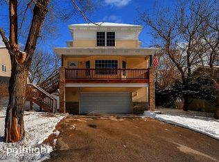 3 Meadow Ln, Oakwood Hills, IL 60013