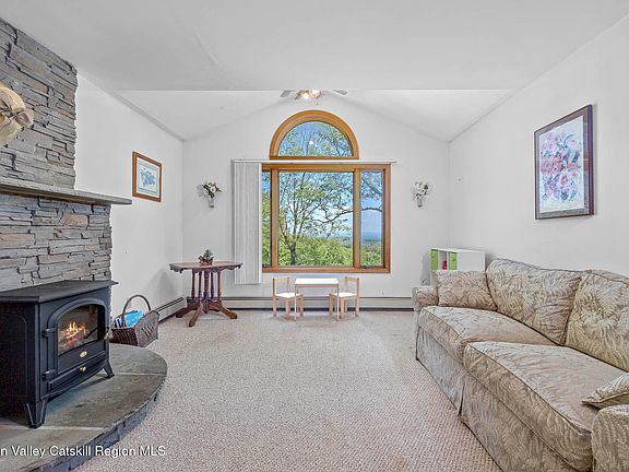 5th image of 231 Manorville Road