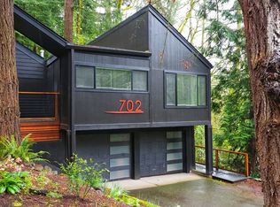 702 SW Cheltenham St, Portland, OR 97239