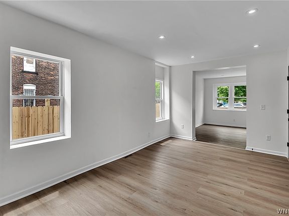 3rd image of 545 Niagara St