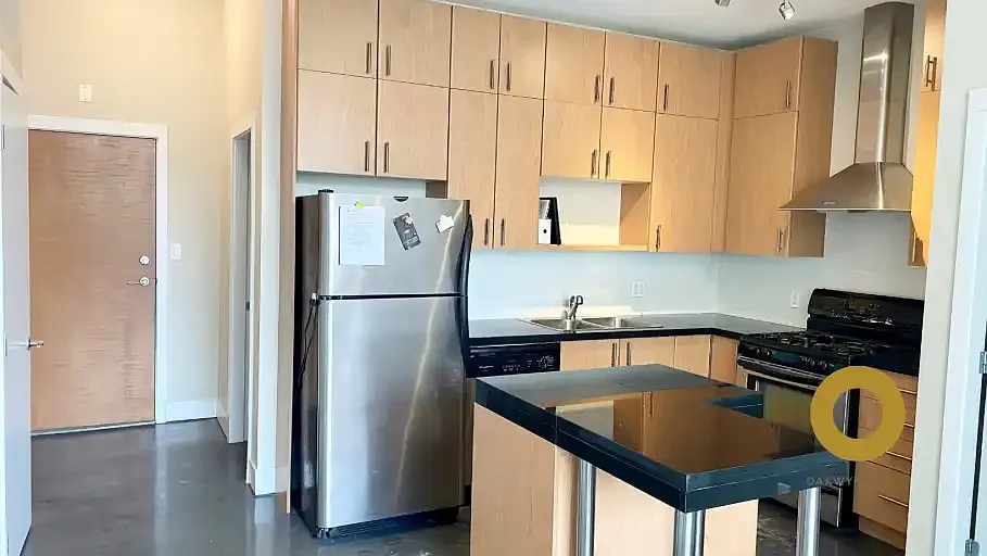 2 bed, 2.0 bath, 855 sqft, $3,300 — Photo 2