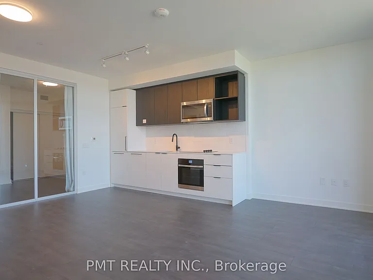 1185 Dupont St #719 — Photo 10