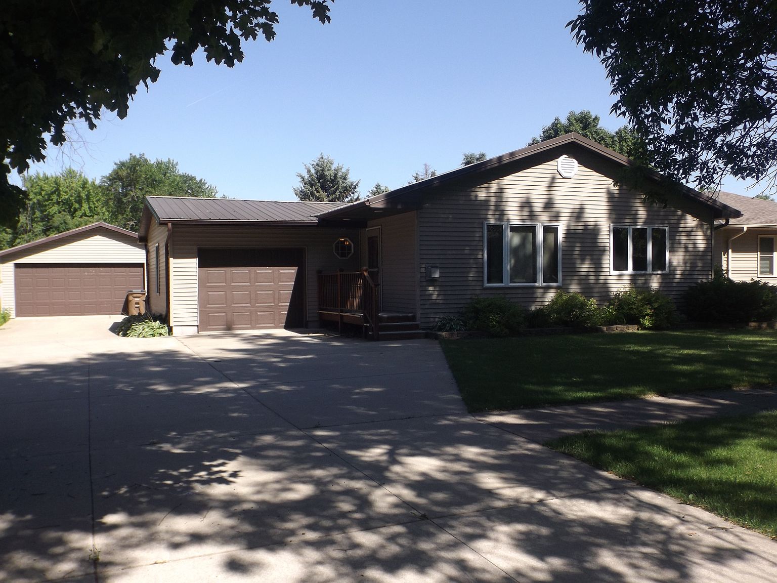 418 Hansina Ave, Volga, SD 57071 Zillow