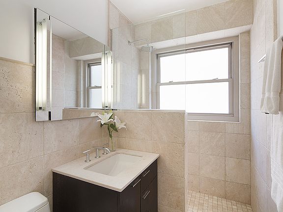 2nd image of 273-275 Lexington Ave