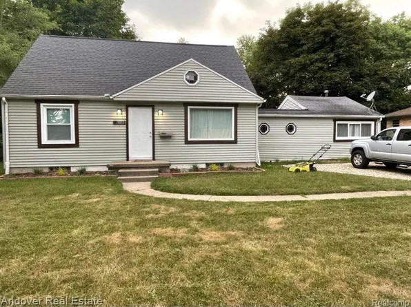 5133 E Brookfield Dr, East Lansing, MI 48823