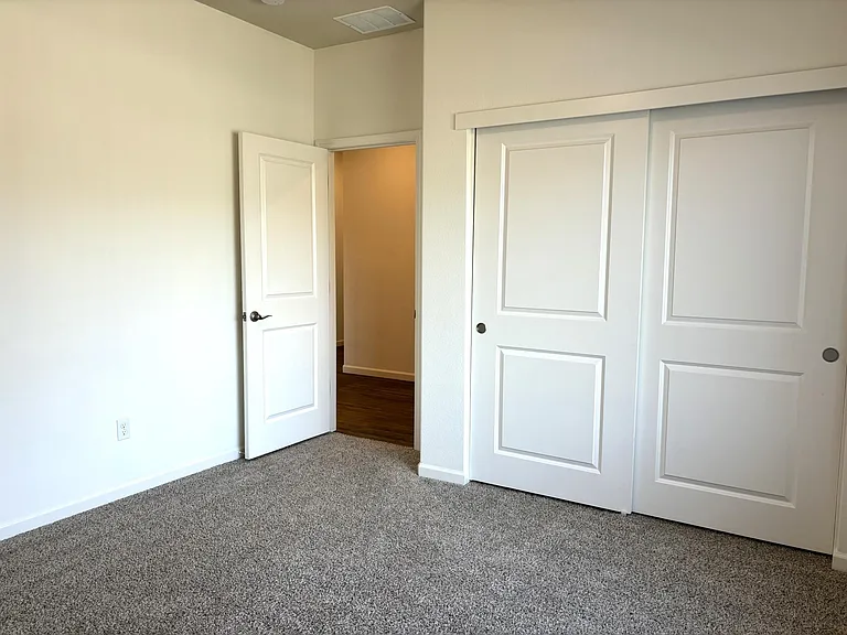 1020 Baywood Greens Dr — Photo 7