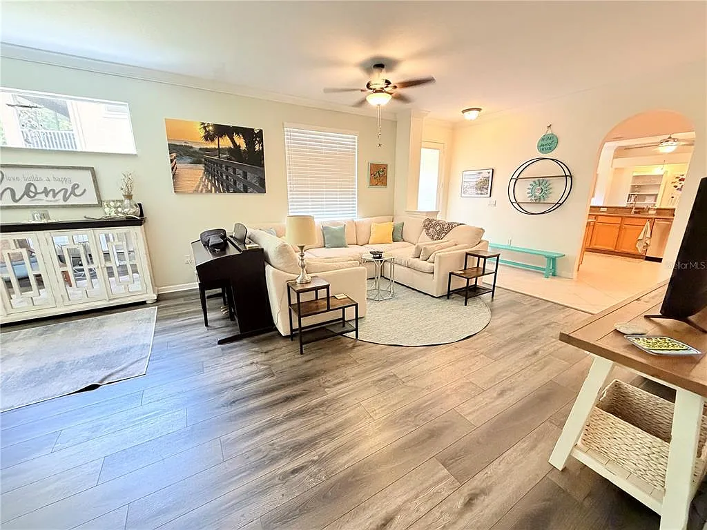 2 bed, 2.0 bath, 1750 sqft, $2,395 — Photo 4