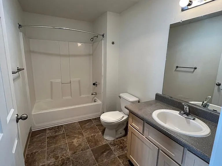Vista Pointe Apartments in South Salem Oregon Comfortable Living Near Shopping and I5 — Photo 54