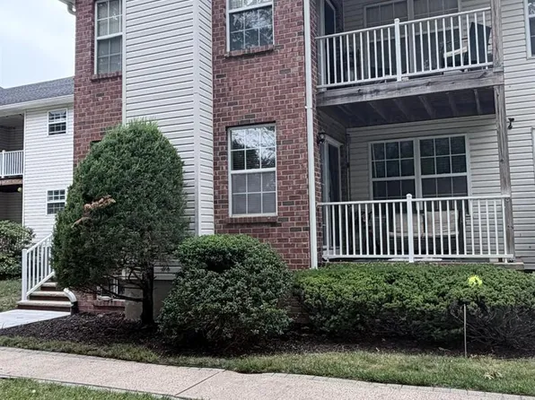 344 Bowler Ct, Piscataway, NJ 08854