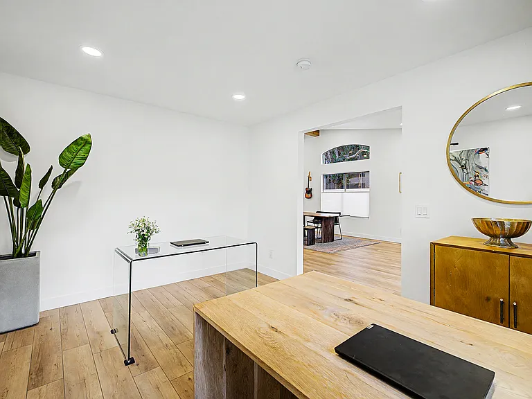 1053 E Bart St — Photo 27