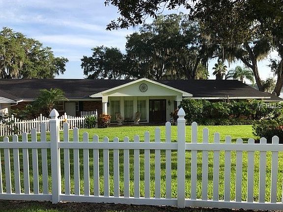 5th image of 11121 Oleander Dr