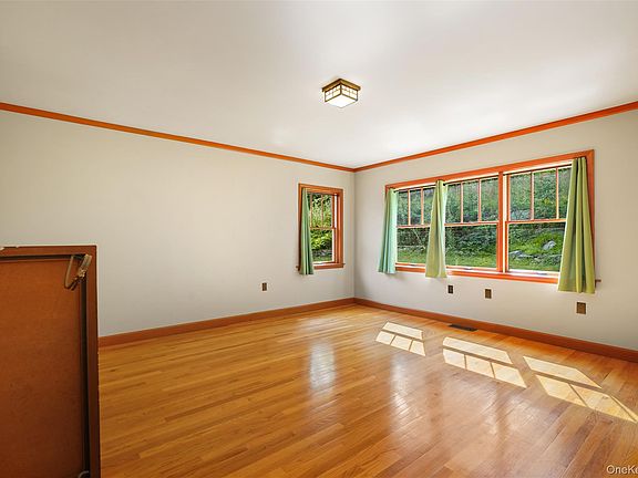 3rd image of 39 Miller Hill Woods Court