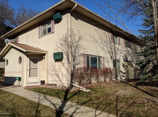 17 Meadow Run Dr SW APT D, Rochester, MN 55902